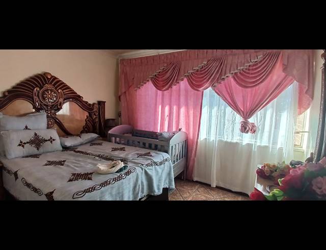 2 BEDROOM FLAT FOR SALE IN VEREENIGING CENTRAL